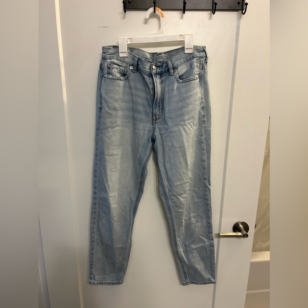 American Eagle High Waisted Straight Leg Jeans